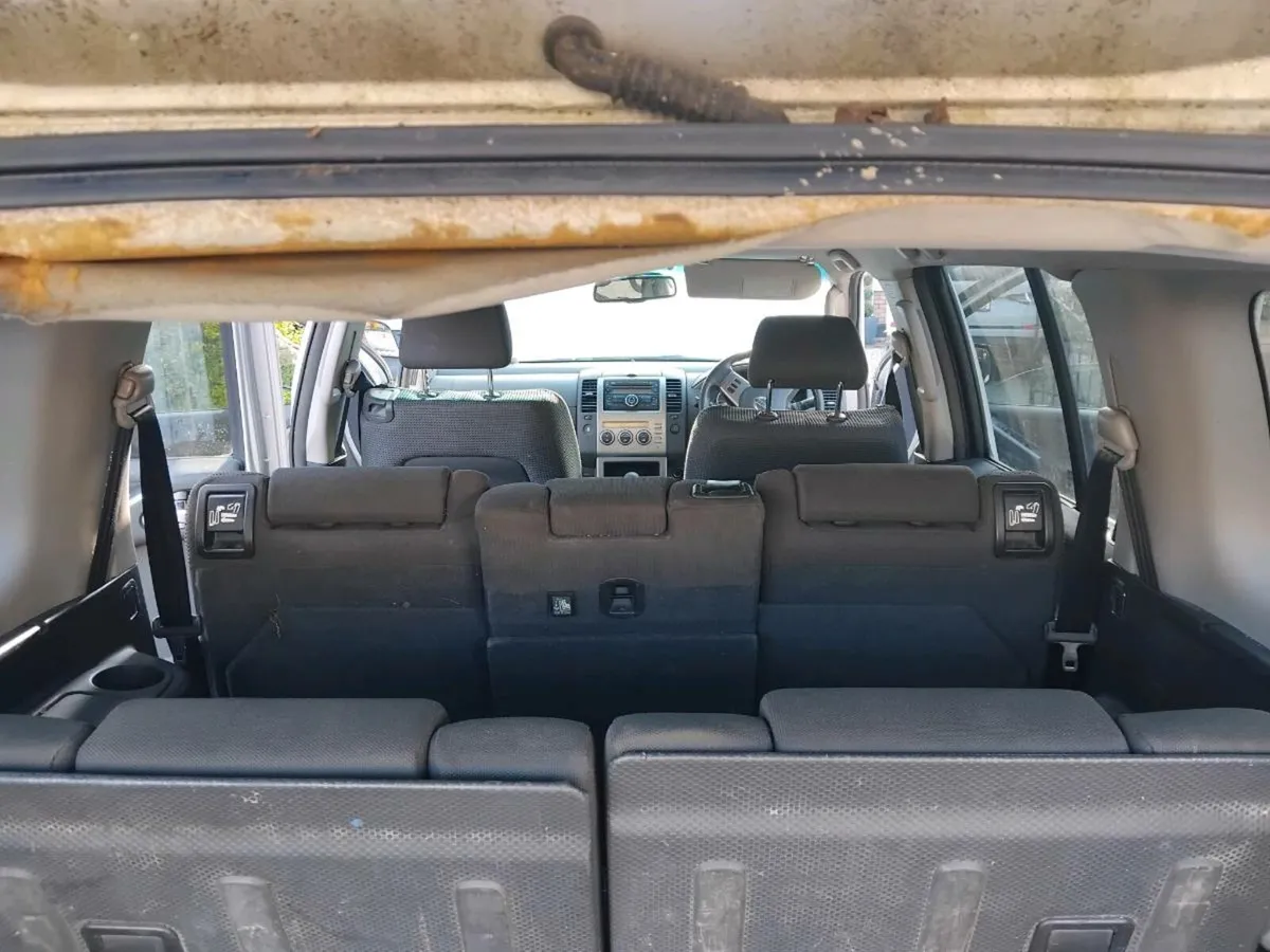 Nissan pathfinder 7 seat car - Image 3