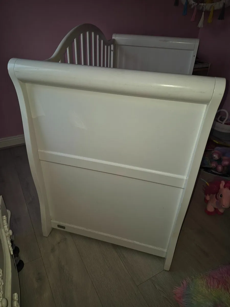 White cot bed - Image 3