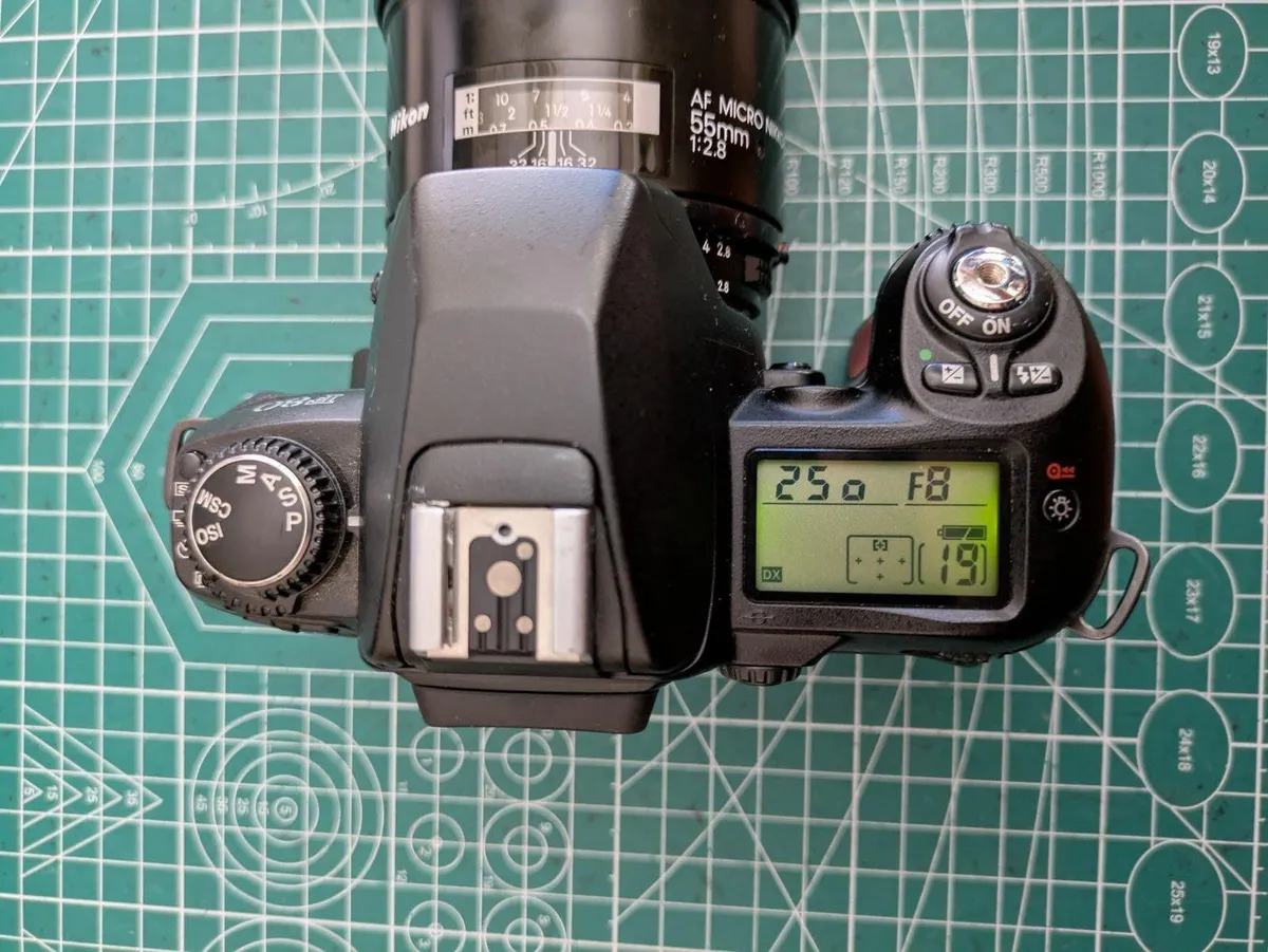 Nikon F80 - Image 3