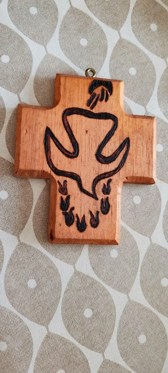 Wooden cross - Image 1