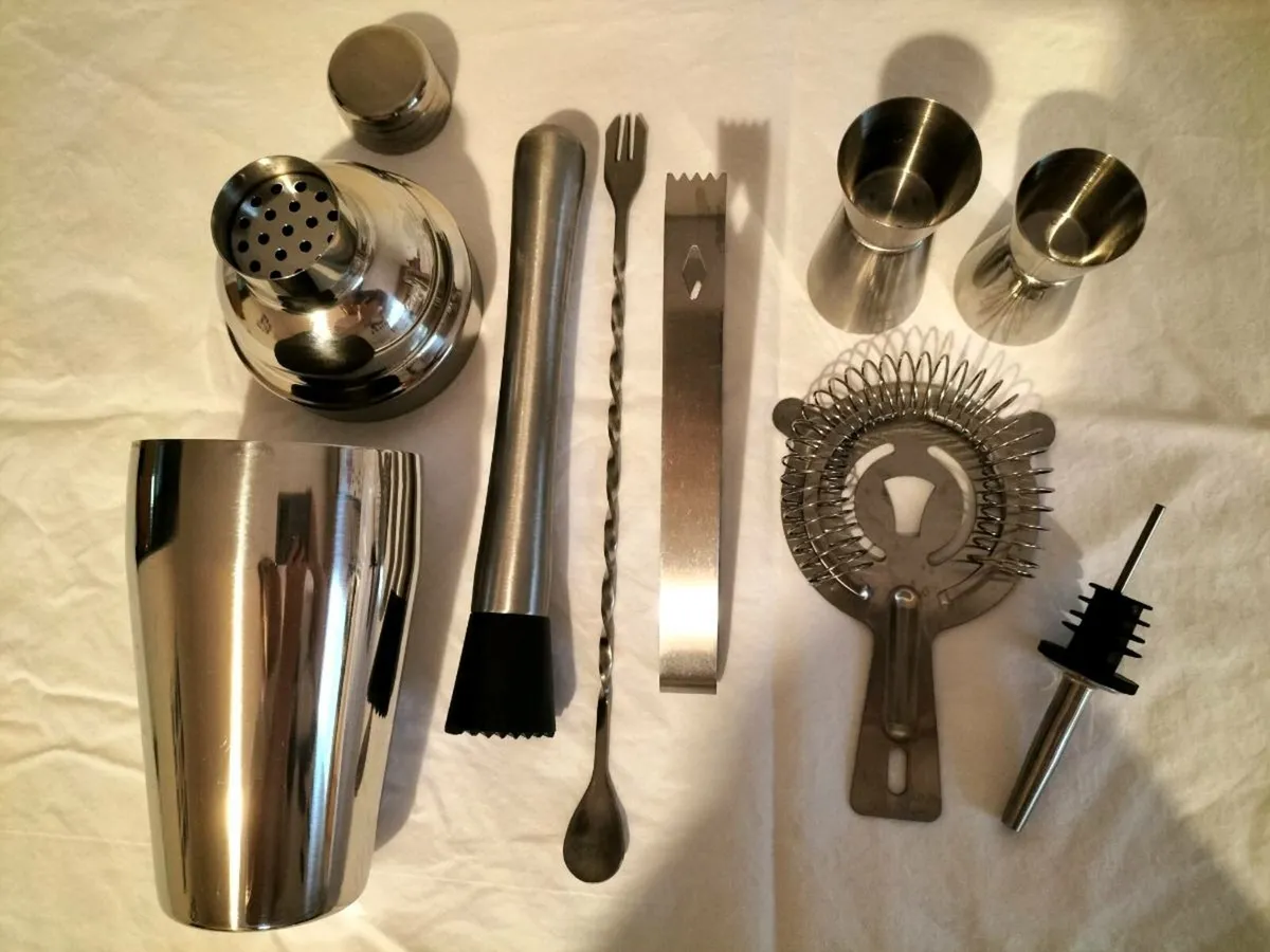Cocktail Mixing set. Good as new & complete set - Image 2