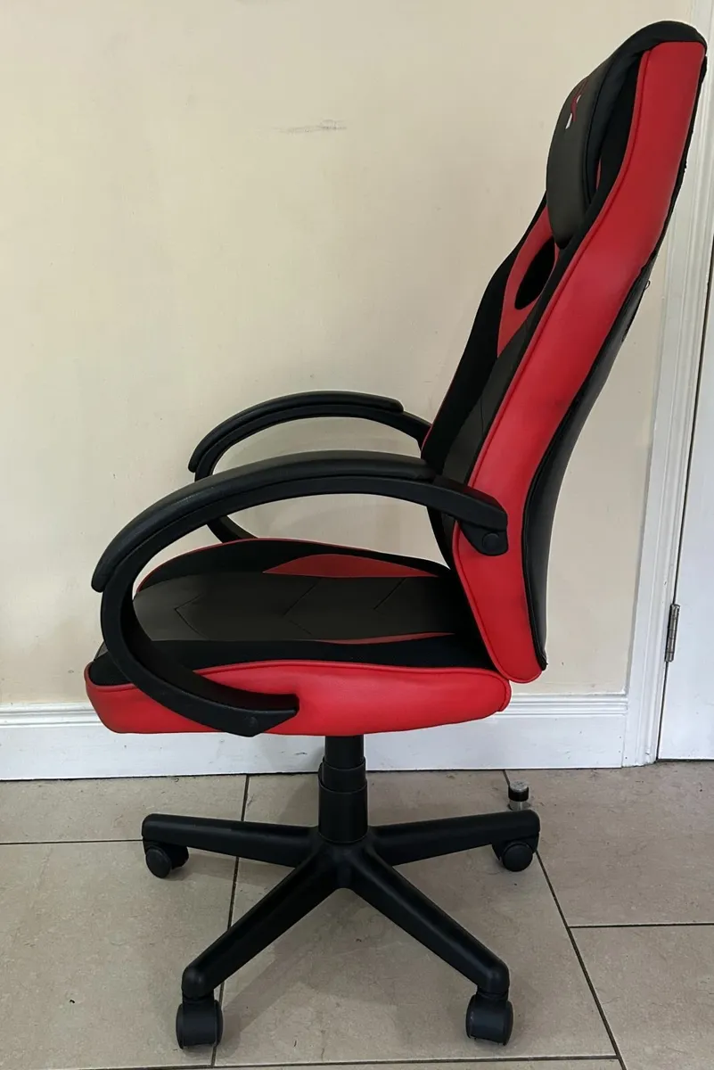 Gaming Chair - Image 3