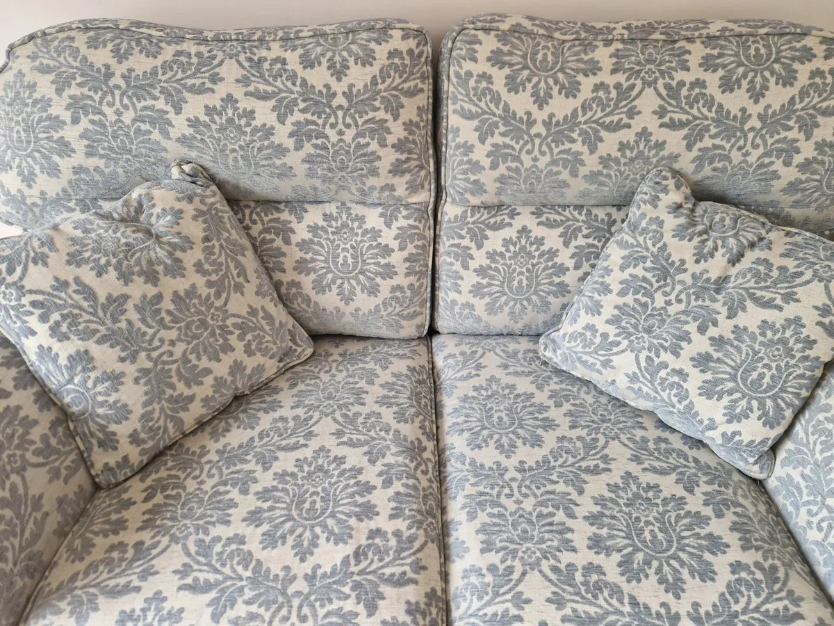 Two and one seater couches - Image 3