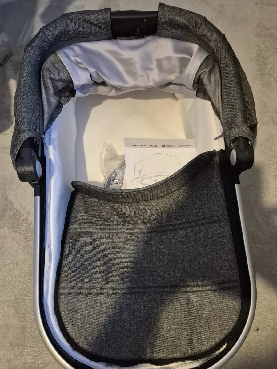 Uppababy Cruz v2 bassinet - Image 2