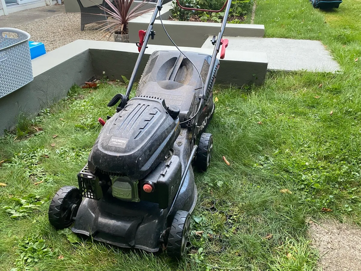 Hyundai Lawnmower - Image 1