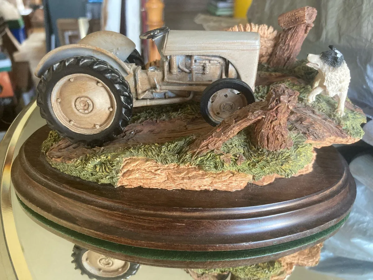 Grey Ferguson tractor - Image 1