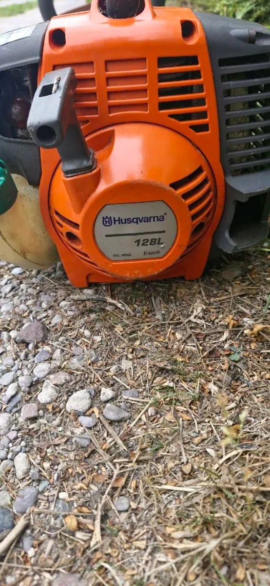 Husqvarna 128L Strimers. - Image 2