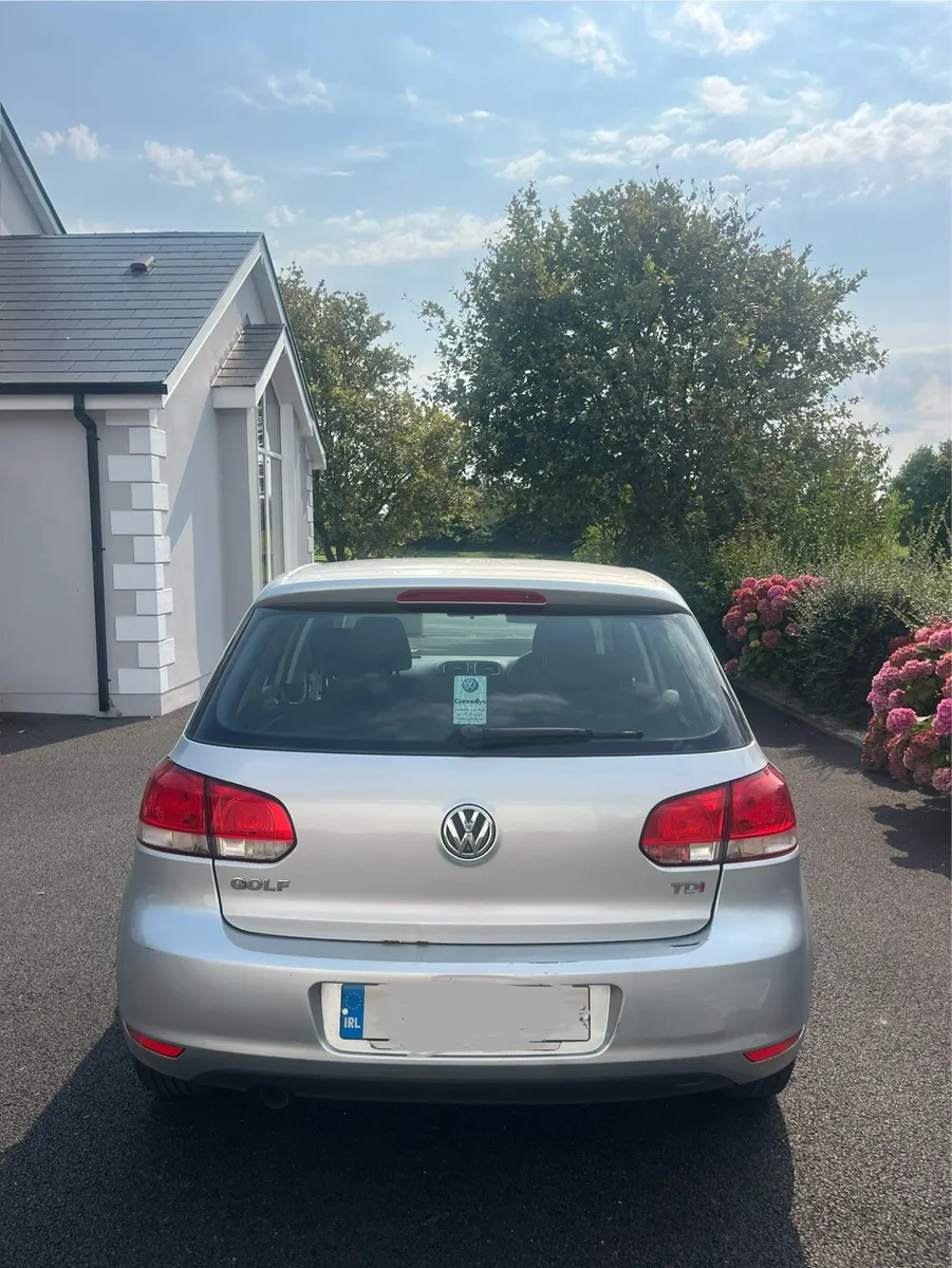 2010 Volkswagen Golf - Image 4