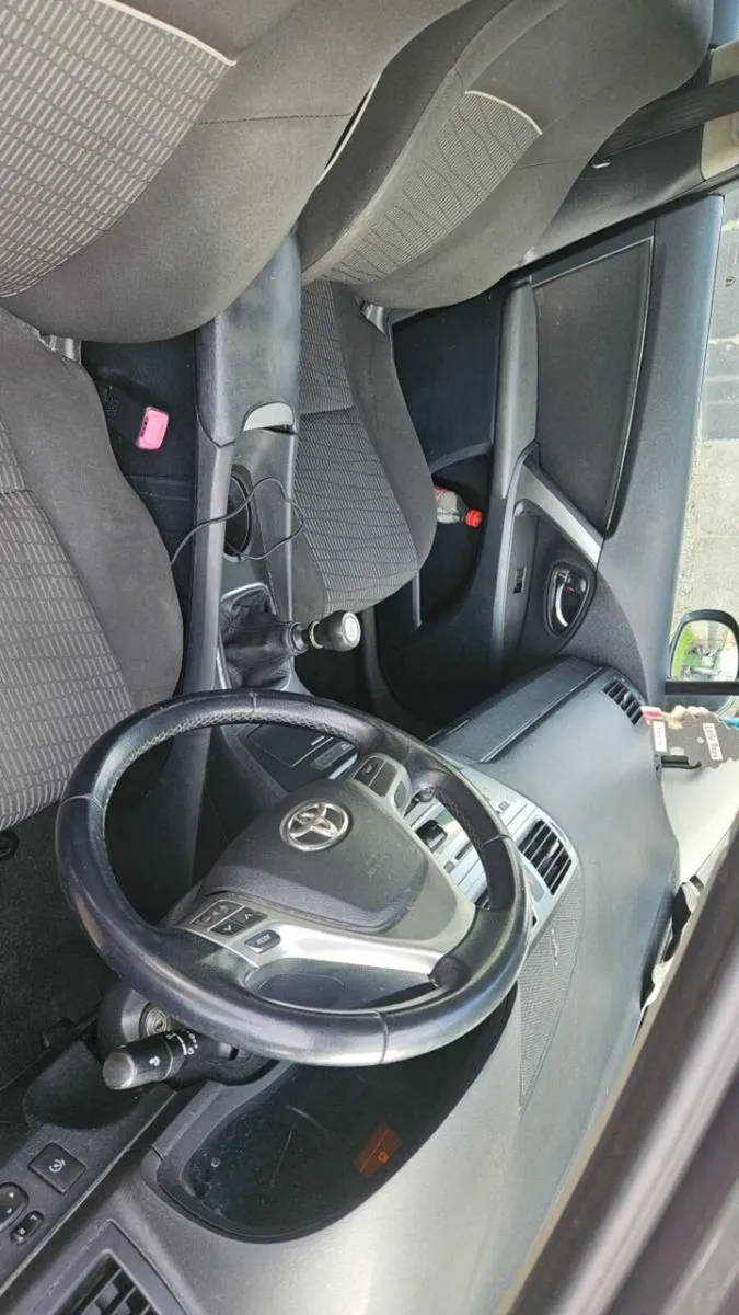 Toyota AVENSIS - Image 3