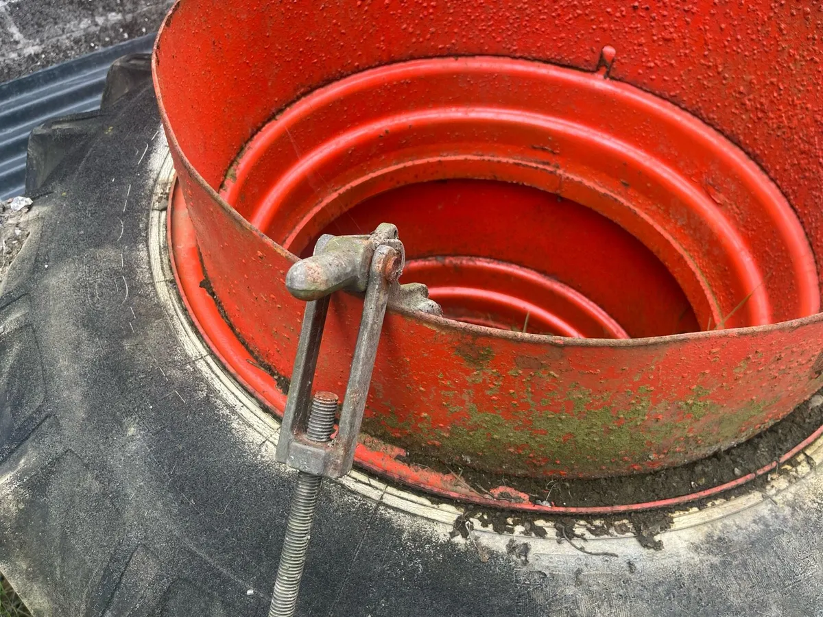 Round baler - Image 1