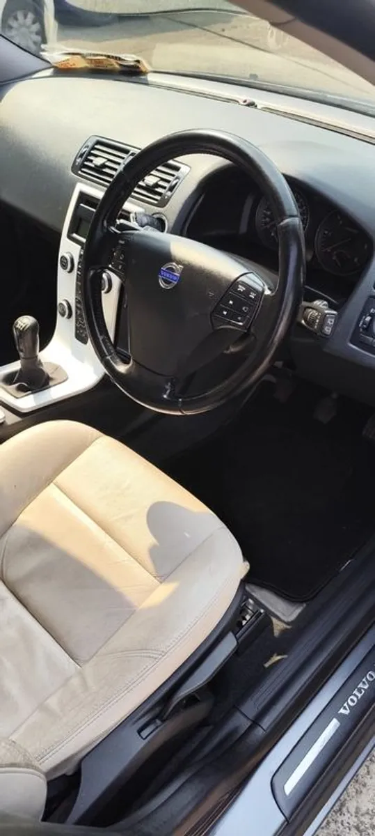 2012 Volvo V50 - Image 3