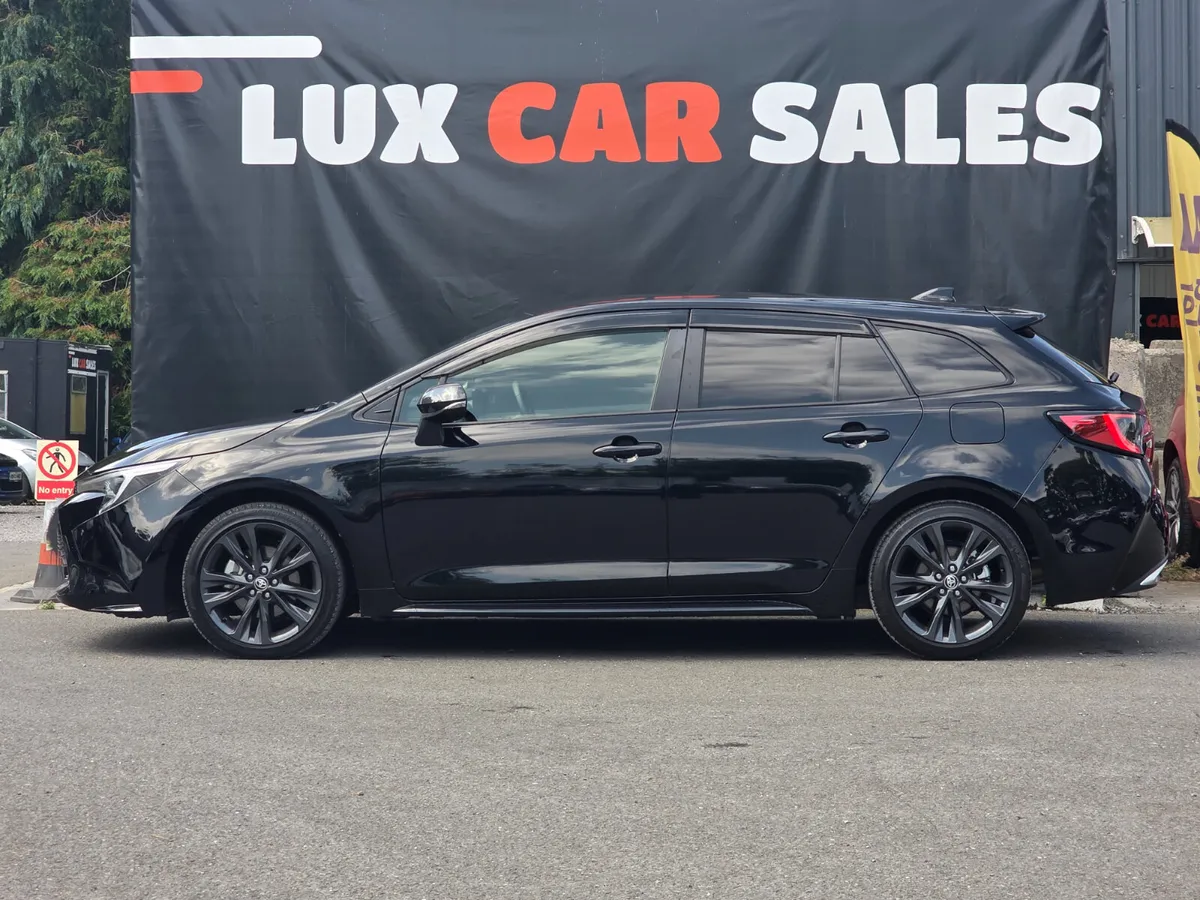 2022 Toyota Corolla Touring 1.8 VVT-i HYBRID AUTO - Image 3