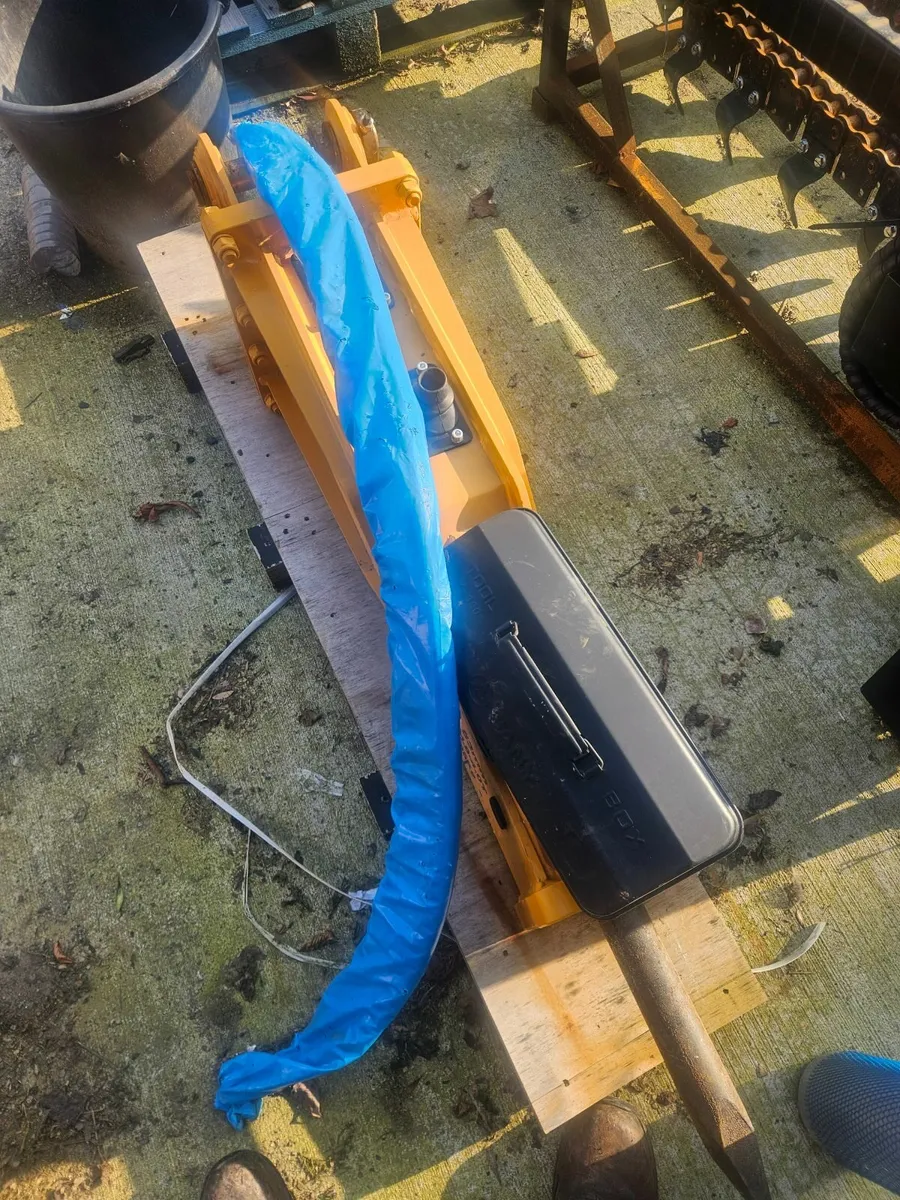 Hammer breaker 2-4ton digger - Image 3