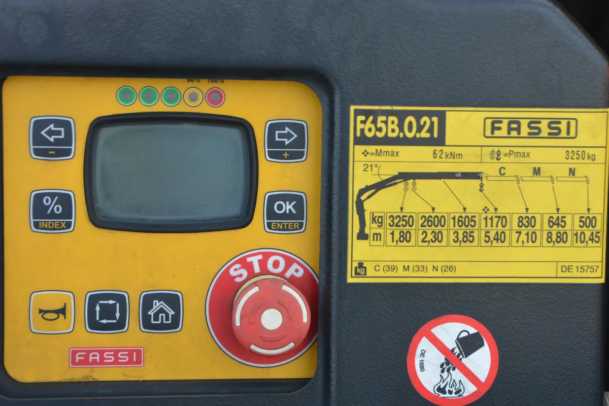 DAF LF210 12T GVW MASSI Crane - Image 3