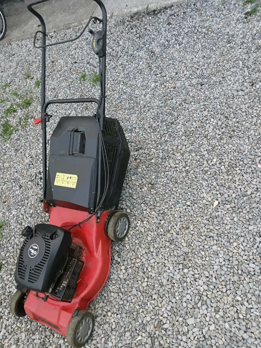 Petrol lawmor in perfect organado fully serviced - Image 3
