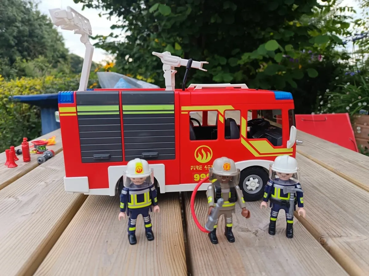 Playmobil fire engine - Image 1