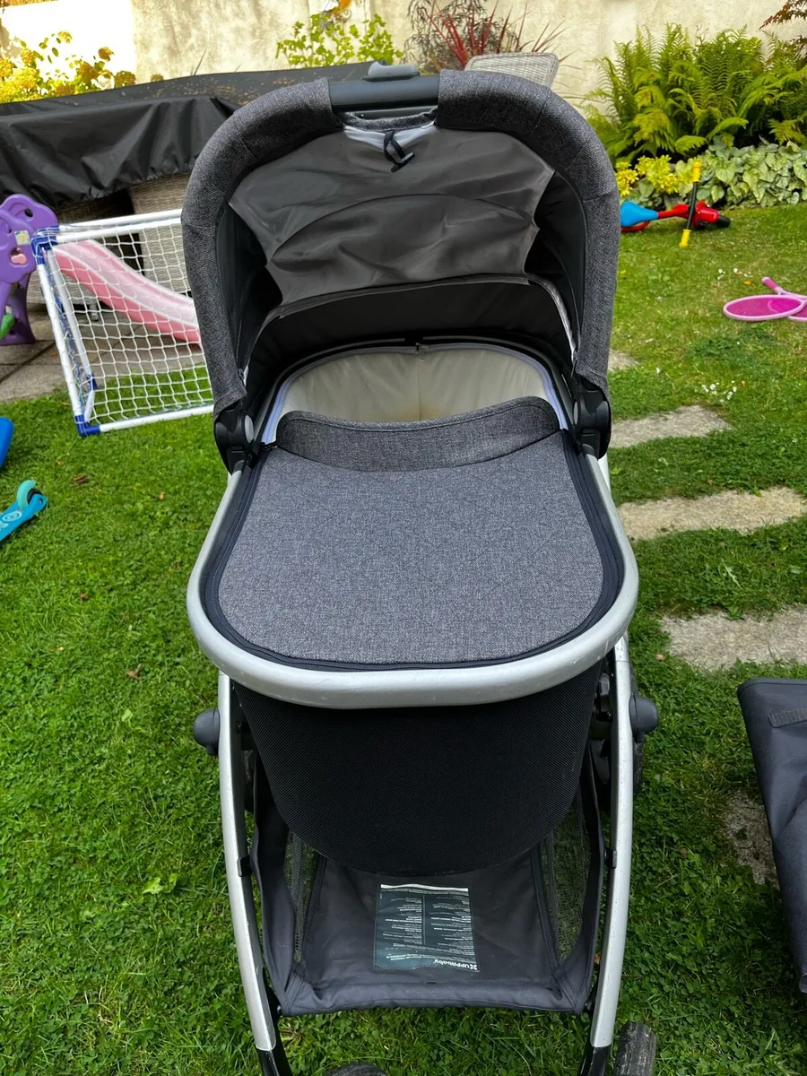 Uppababy Vista V1 travel system - Image 4