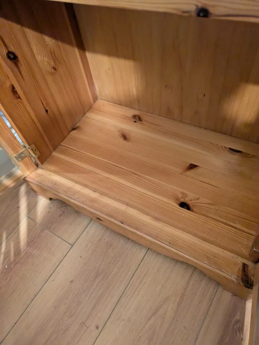 Cabinet - Image 4