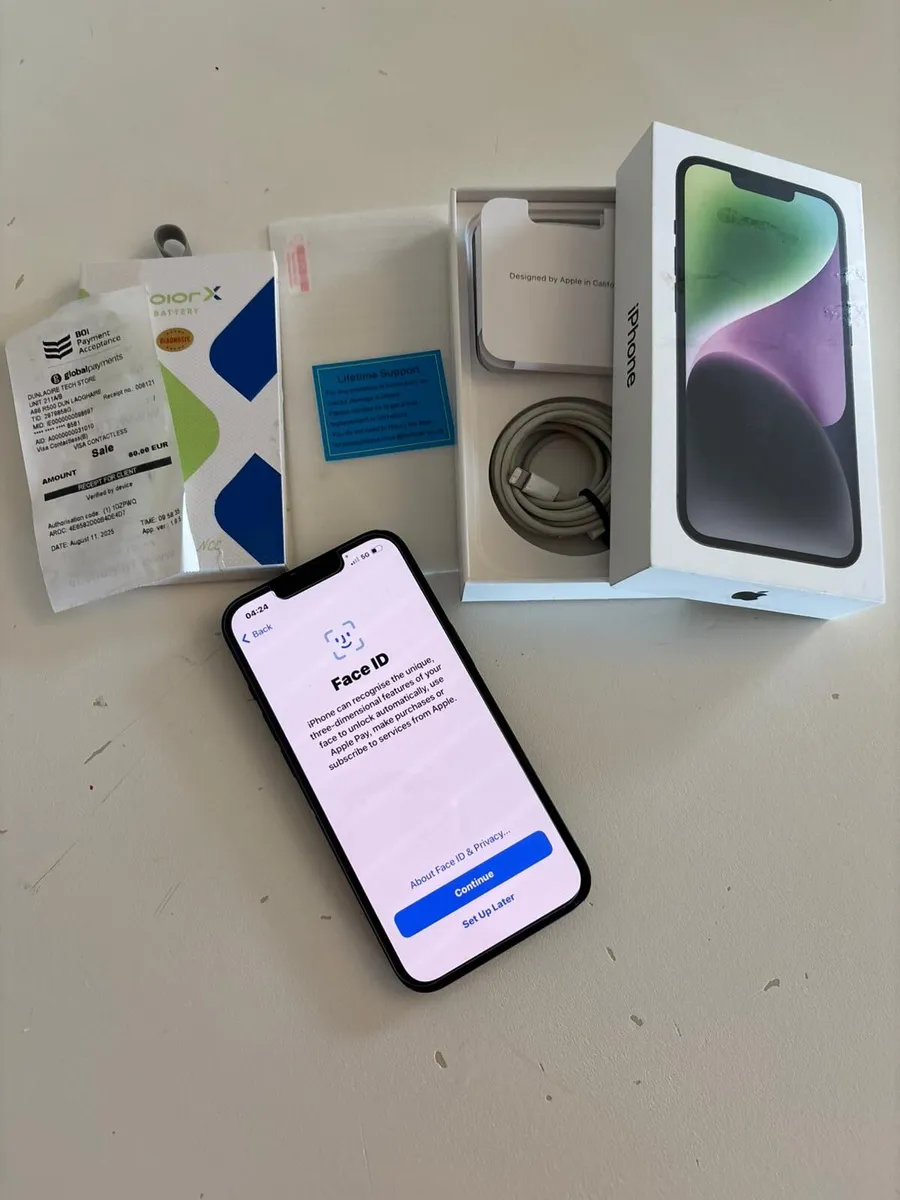 iPhone 13 sim free black 128GB with box mint con - Image 4