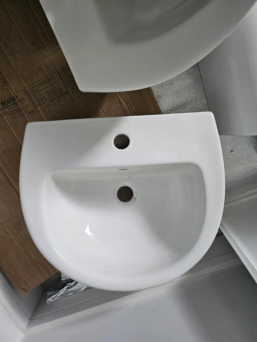 Sink and Taps - Image 2