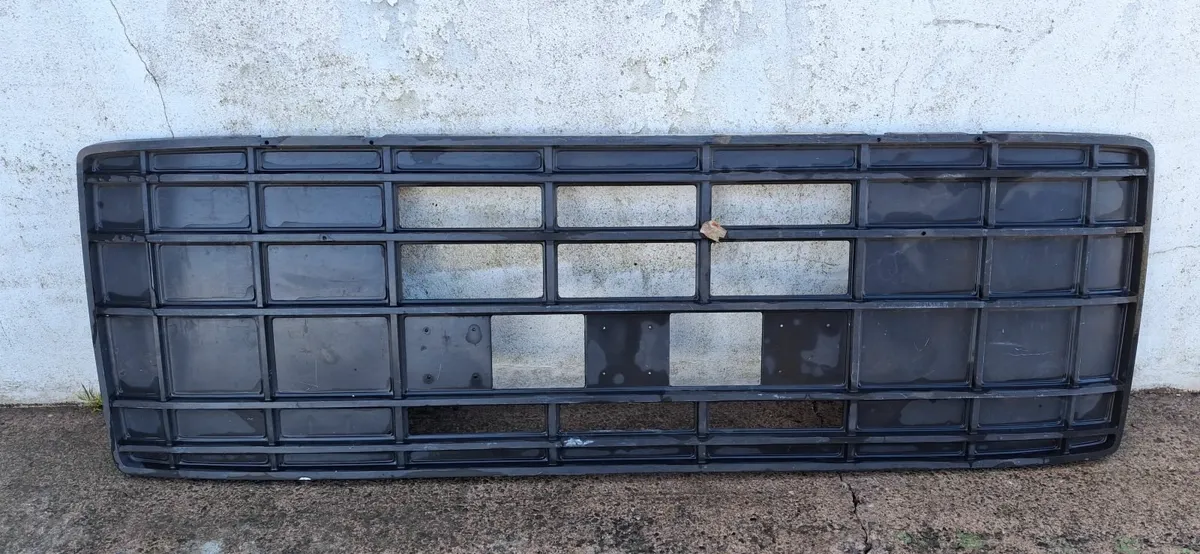 ERF B SERIES grill - Image 2