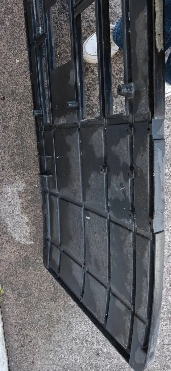 ERF B SERIES grill - Image 4