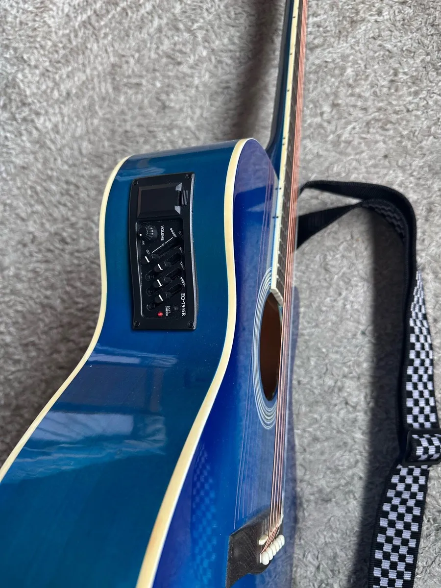 Acoustic guitar - Image 4