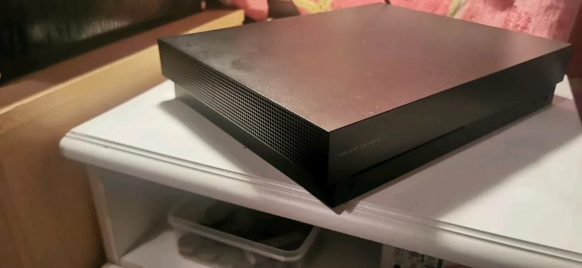 Xbox one x 1tb - Image 3