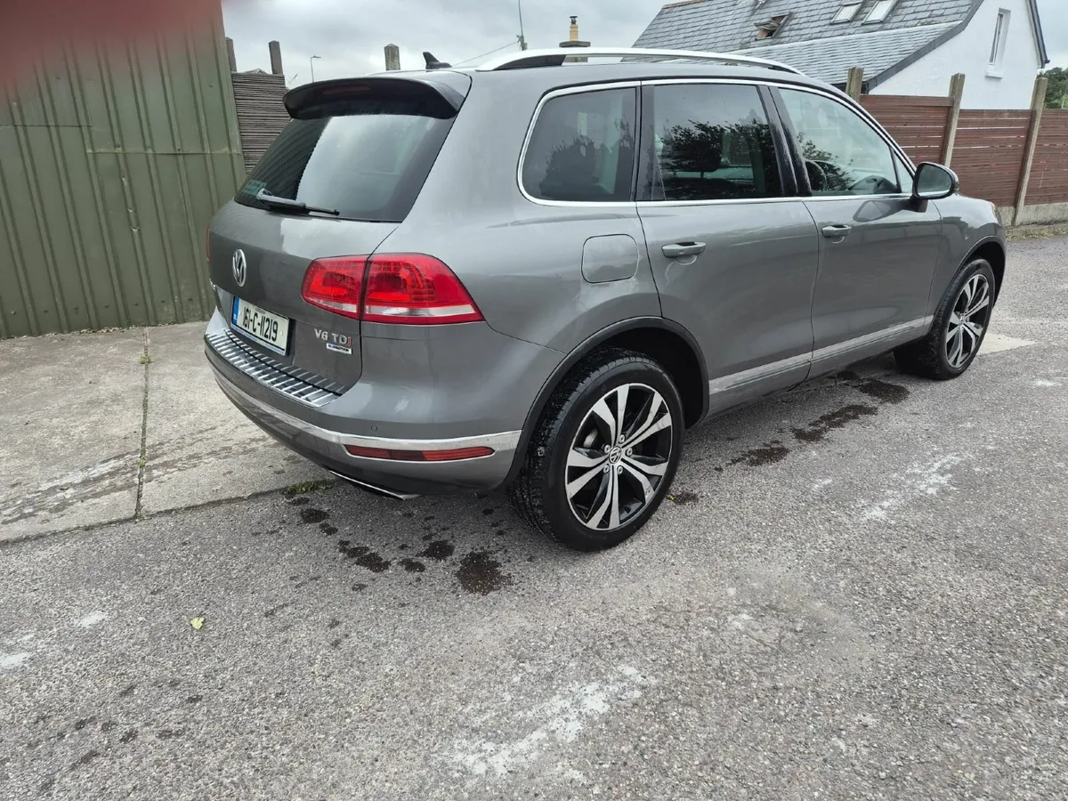Volkswagen Touareg 2016 - Image 2