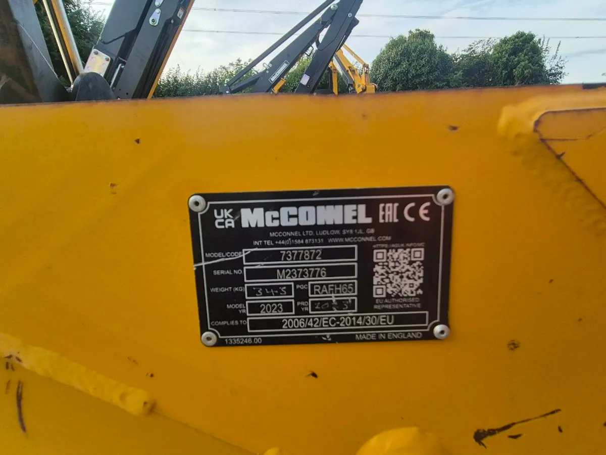 Mcconnel PA6565T Hedgecutter - Image 3