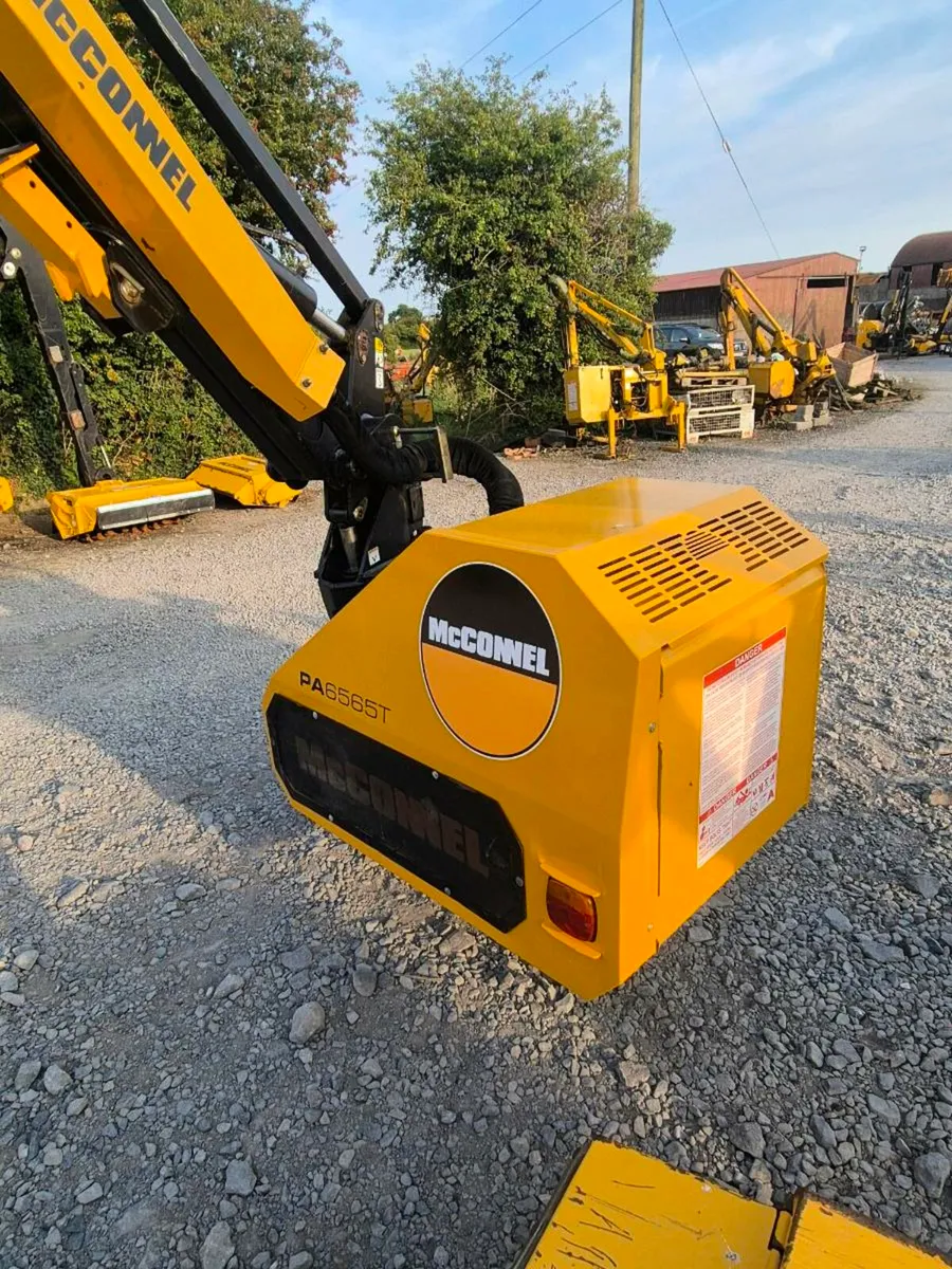 Mcconnel PA6565T Hedgecutter - Image 4