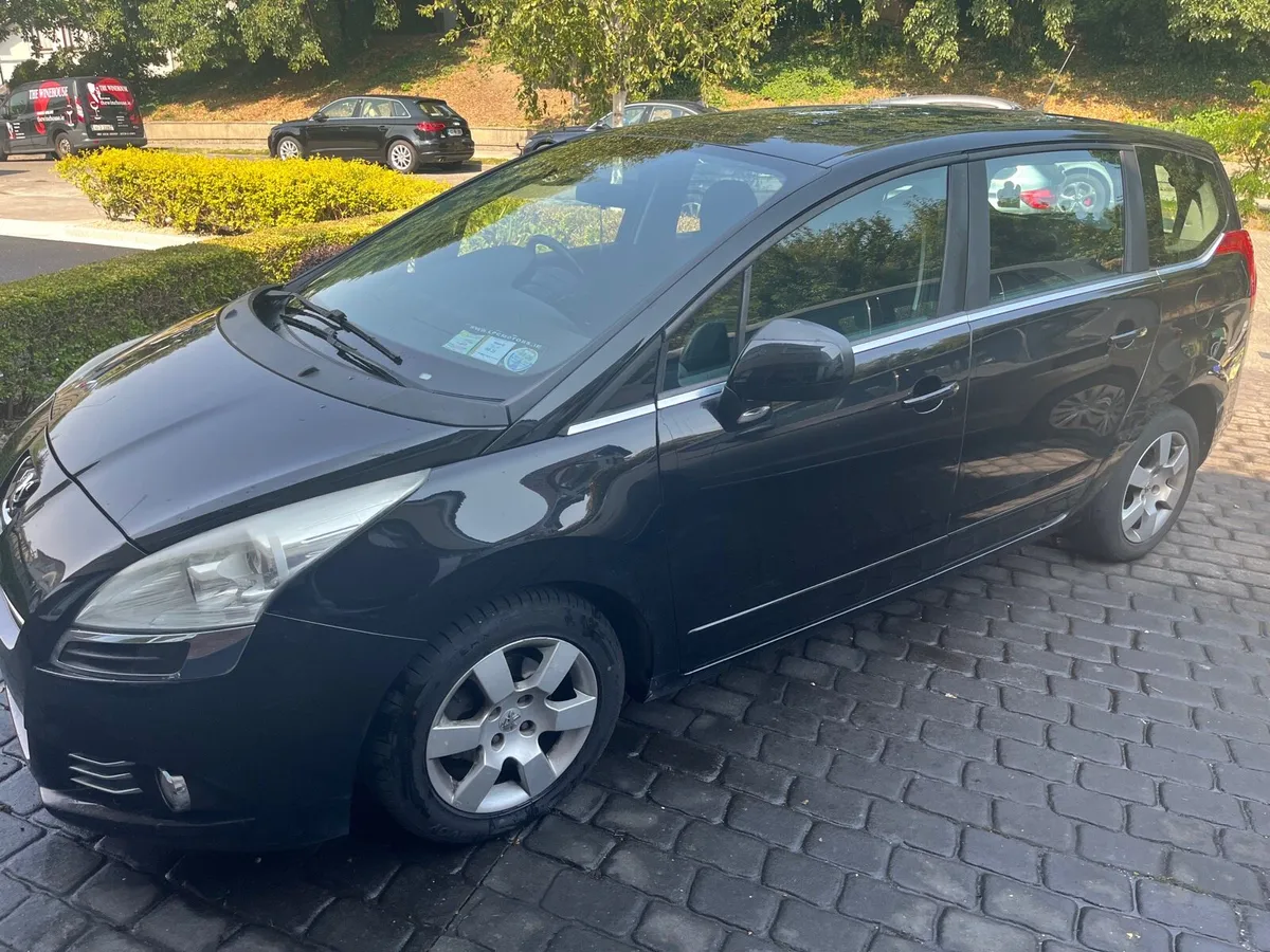 Peugeot 5008 - Image 2