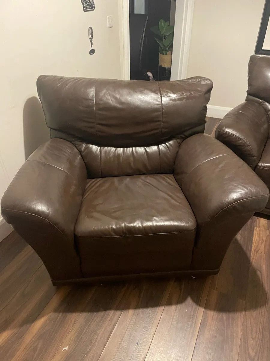 Chocolate brown leather two arm chair - Image 2