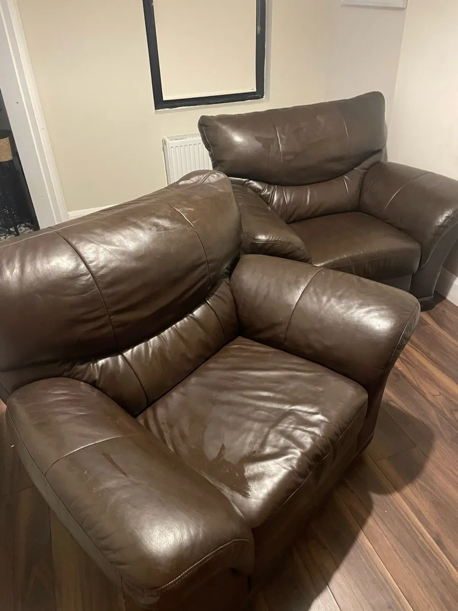 Chocolate brown leather two arm chair - Image 3