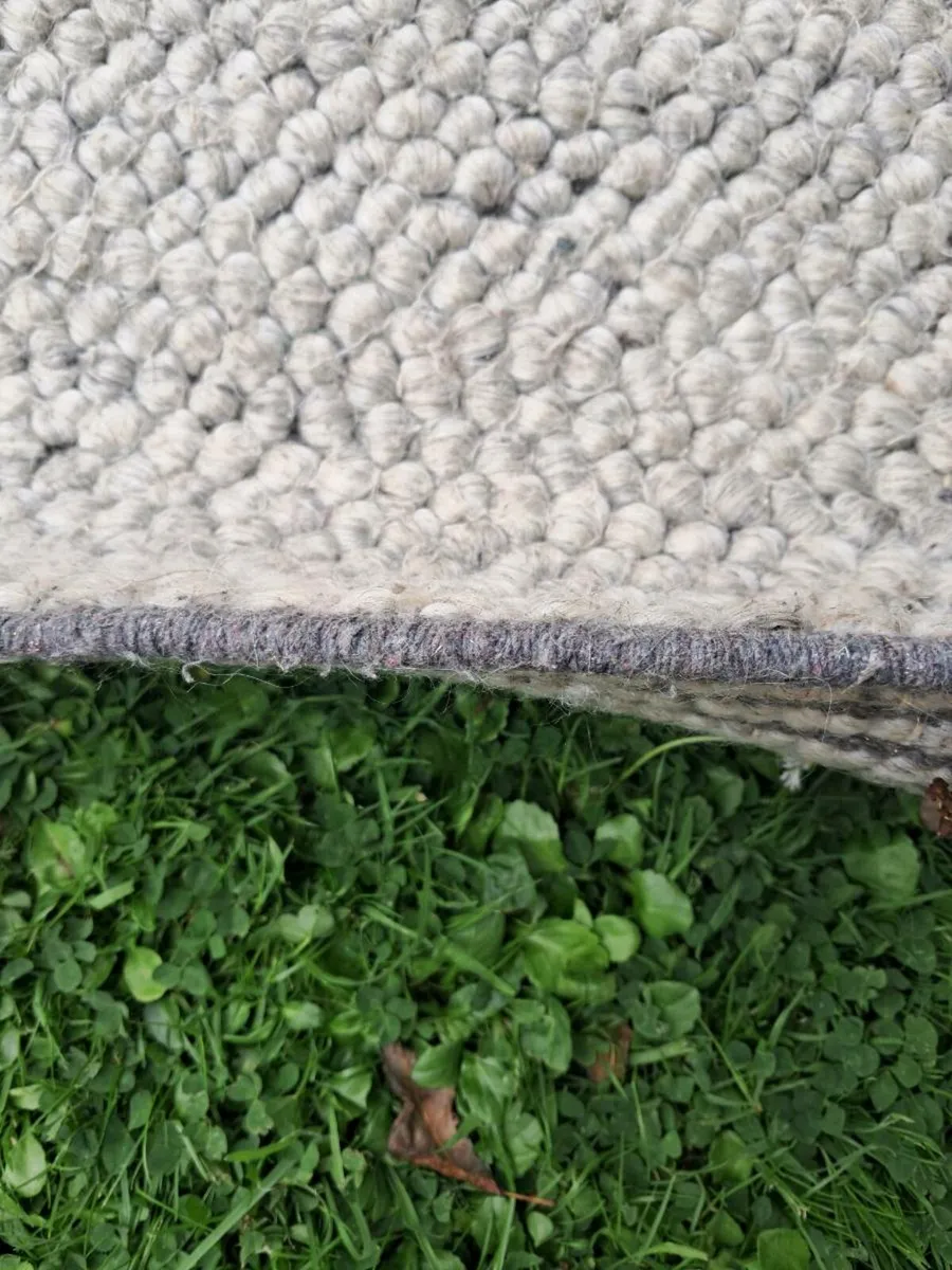 Kukoon rowan pebble rug wool grey - Image 3