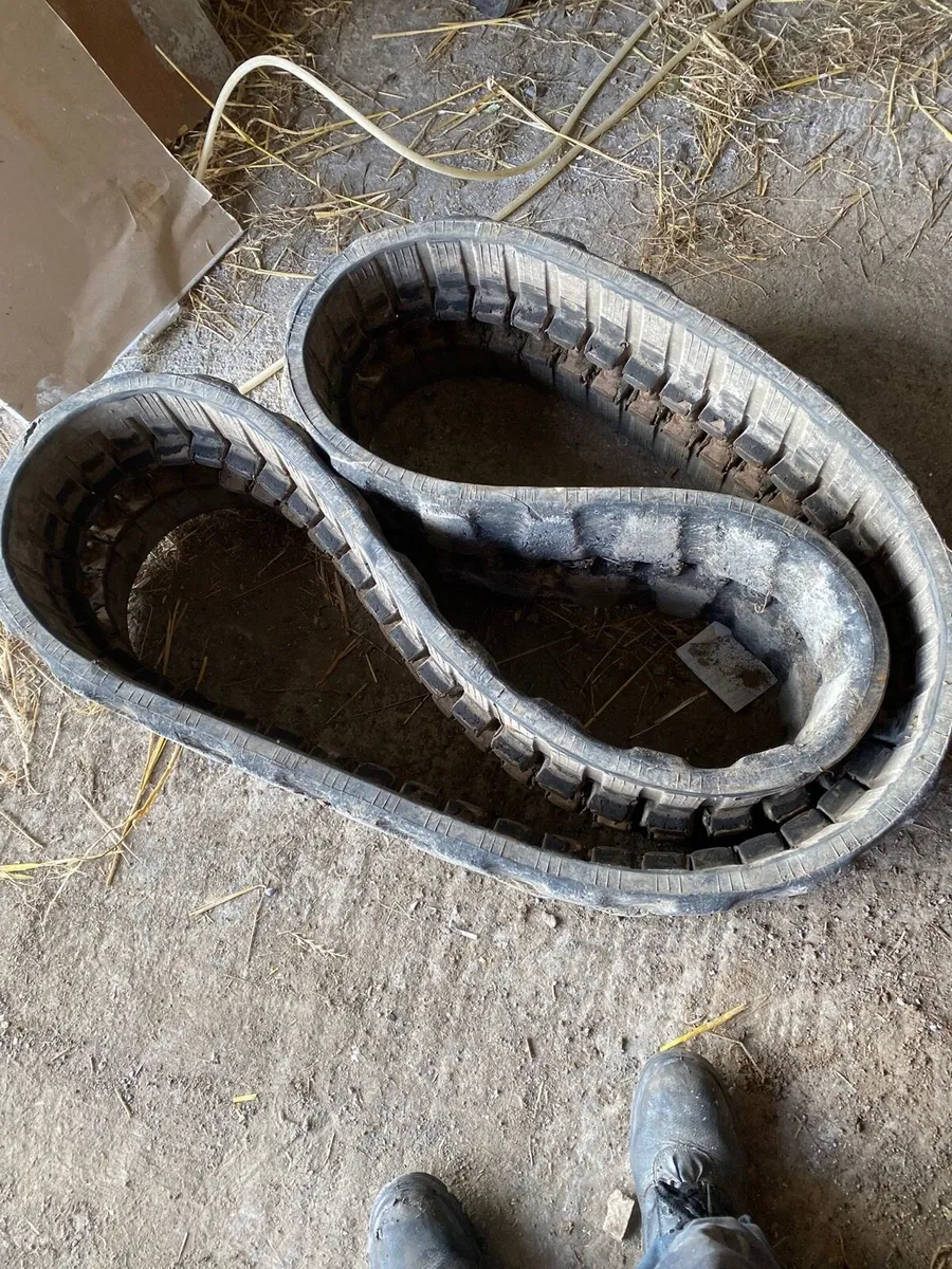 takeuchi TB228 digger rubber tracks - Image 1