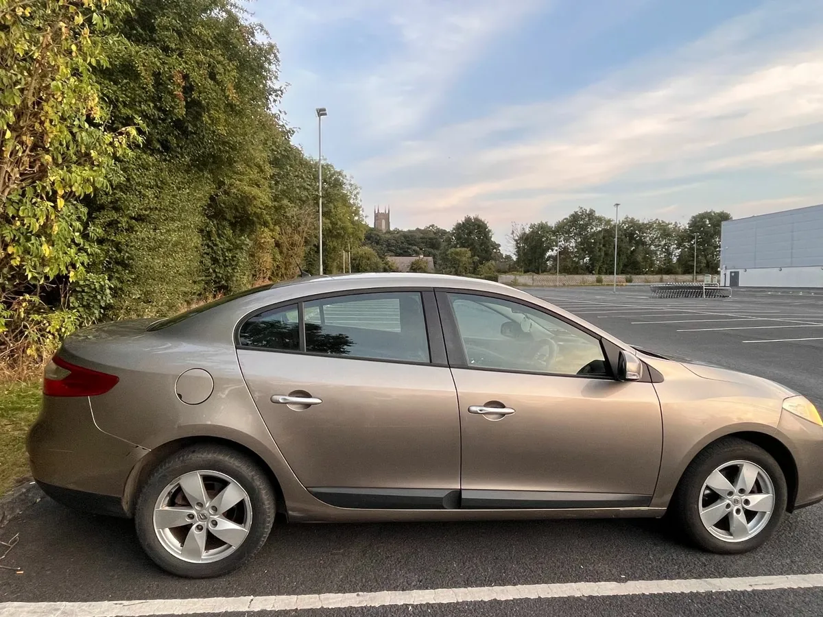 Renault Fluence 2011 - Image 3