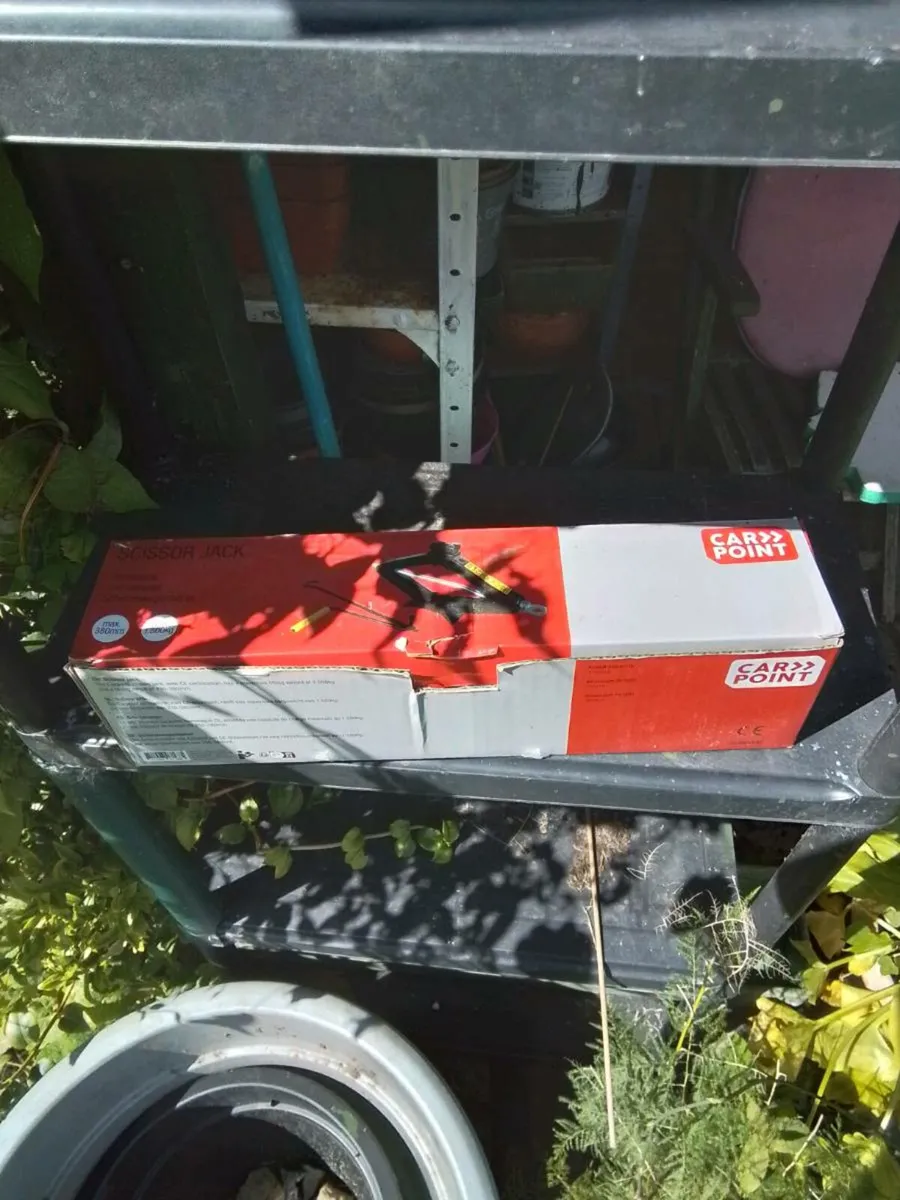 Scissor jack brand new unused