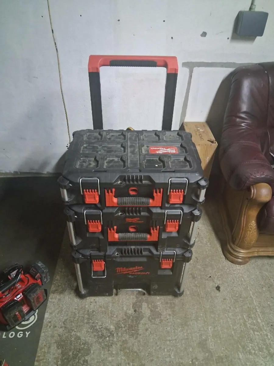 Milwaukee and Makita tools - Image 1