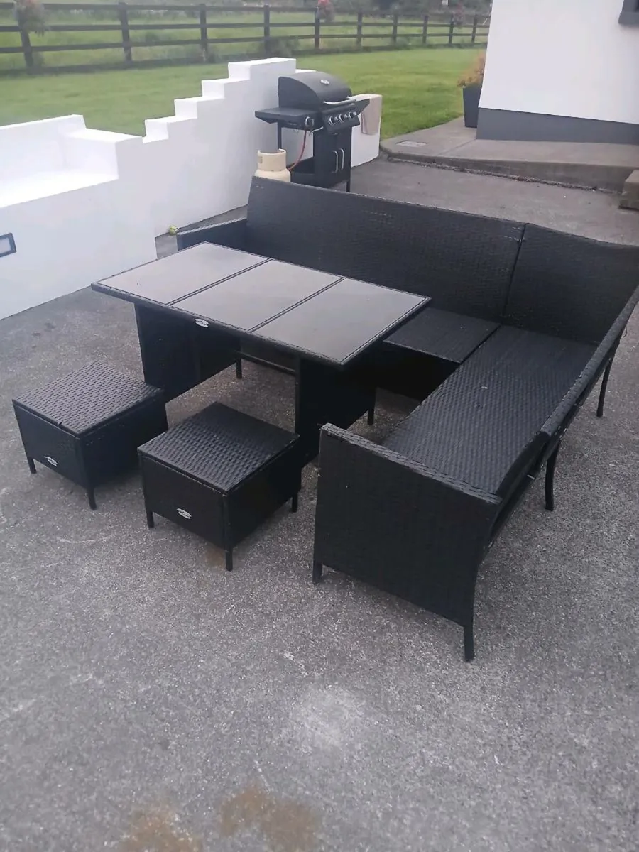 Patio furniture - Image 1