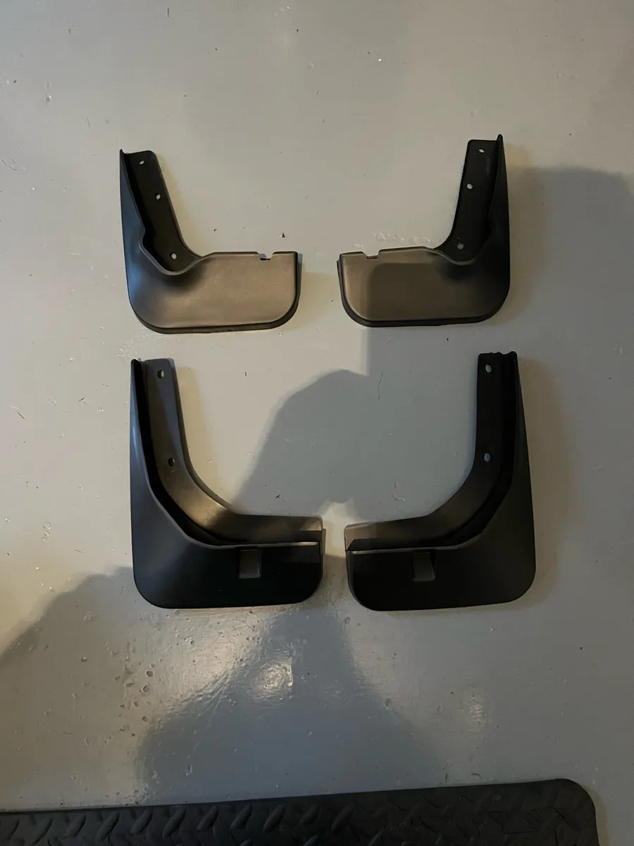 Vw Passat Mud flaps - Image 3