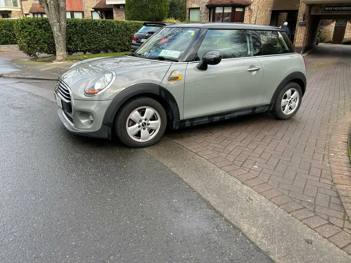 Mini Cooper Hatchback Grey - Image 2