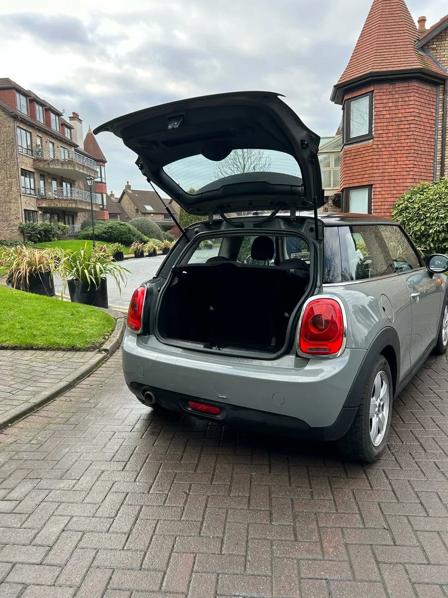 Mini Cooper Hatchback Grey - Image 3