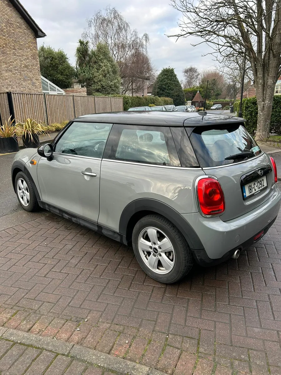Mini Cooper Hatchback Grey - Image 4