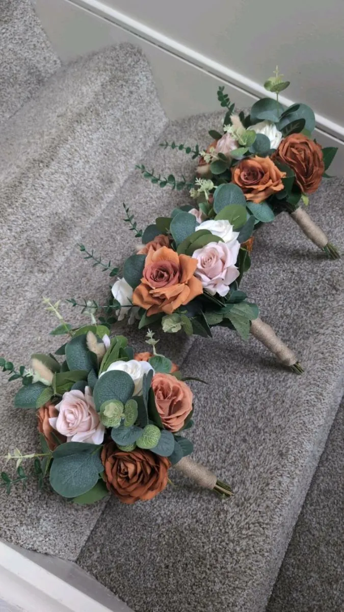 Bridesmaid Bouquets - Image 2