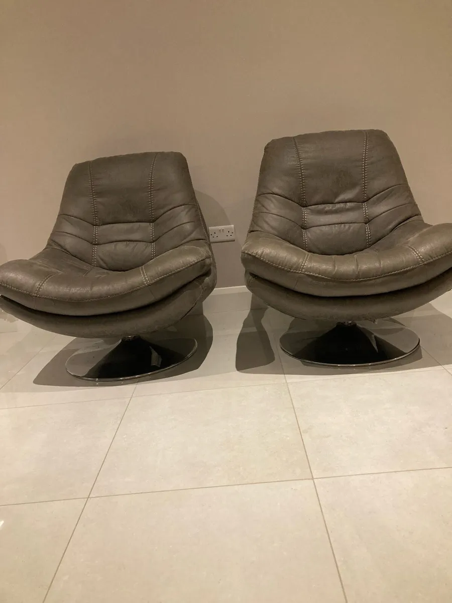 Grey swivel Chair - chrome base - Image 2