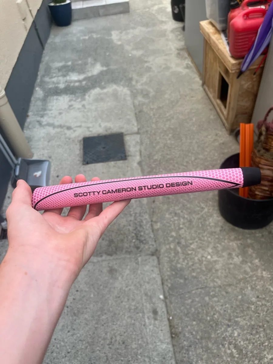 2 pink Scotty Cameron golf grips - Image 2