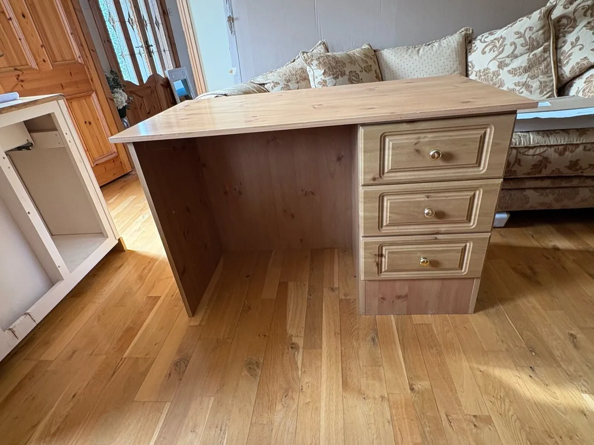 Study/Office Desk - Image 1