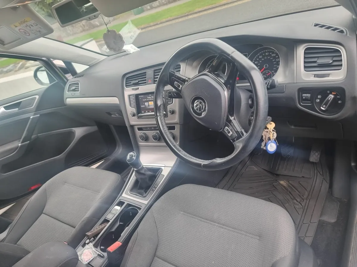 Volkswagen Golf 2014 DTI 1.6L Diesel - Image 3