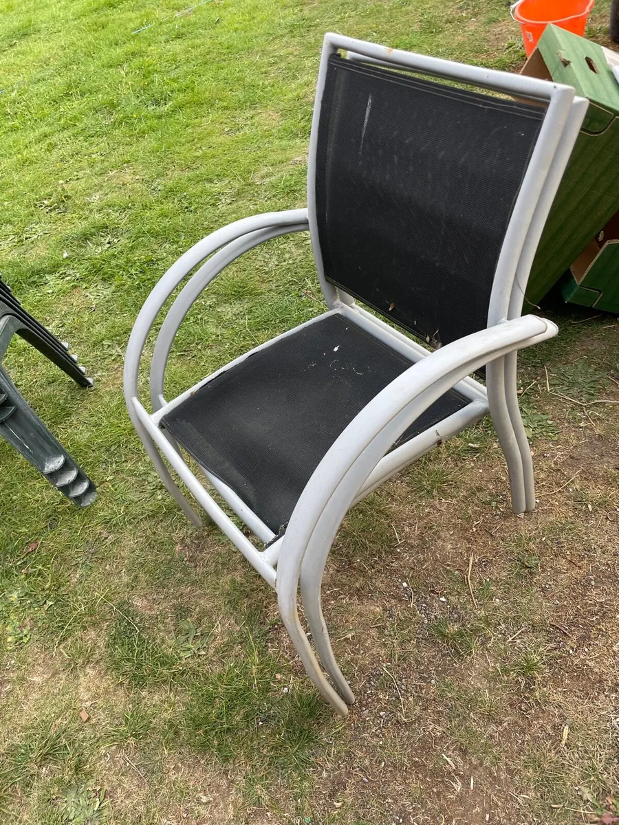 2 garden chairs - Image 1